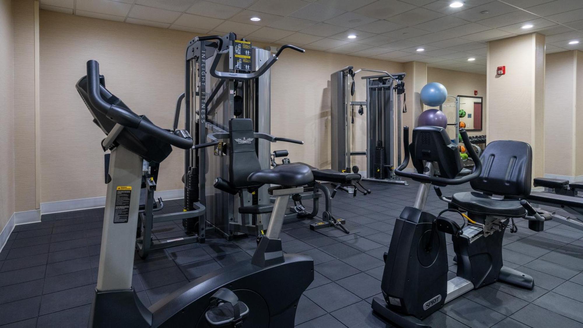 Fairfield Inn & Suites Парсипани Екстериор снимка