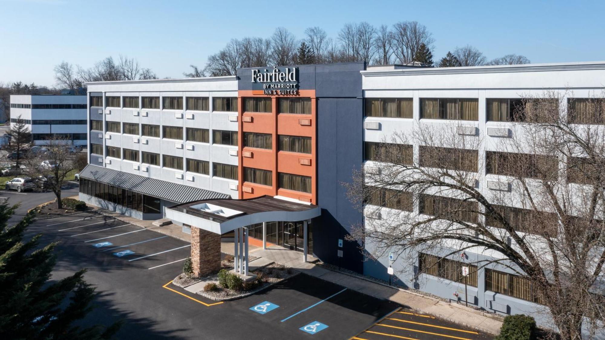 Fairfield Inn & Suites Парсипани Екстериор снимка