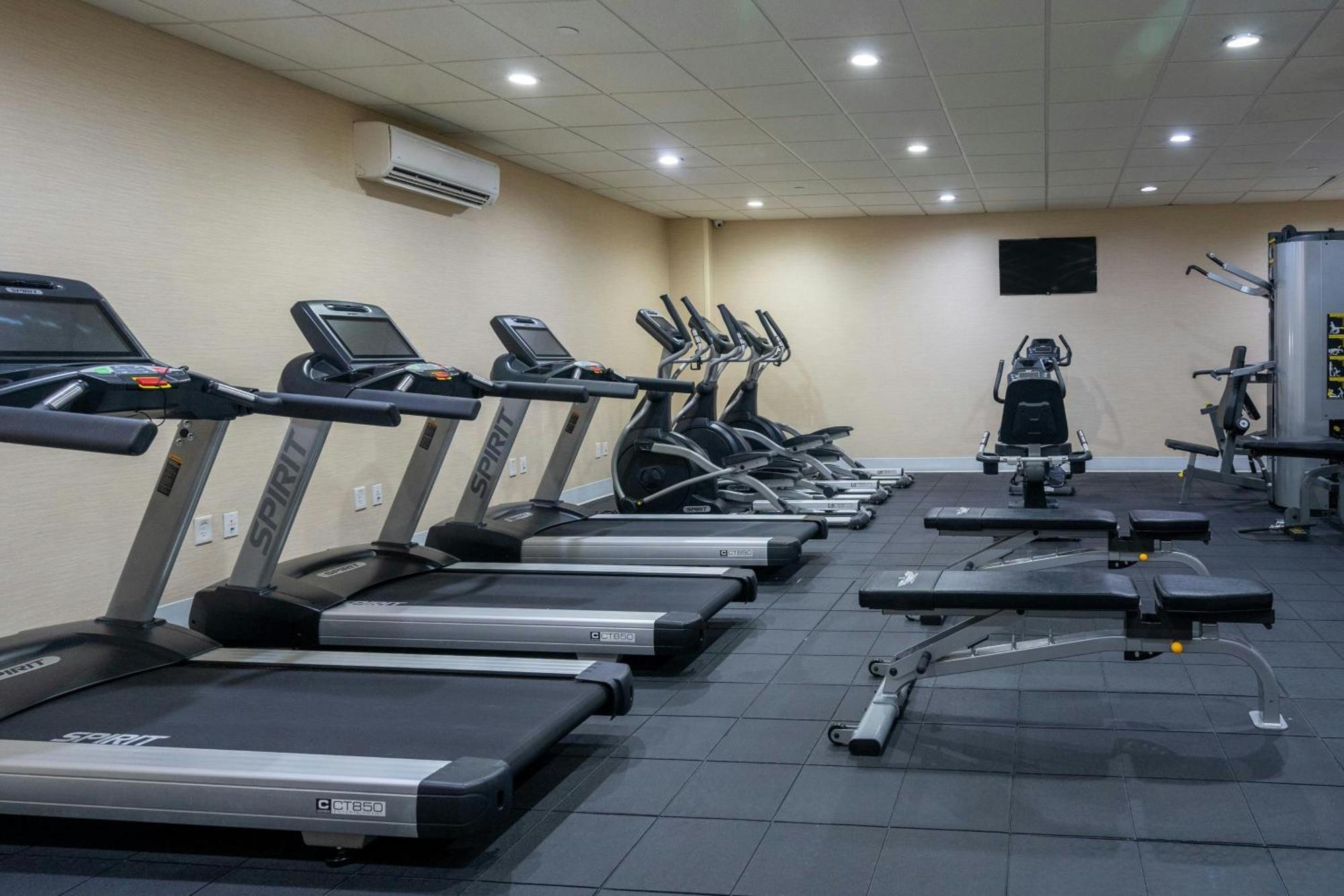 Fairfield Inn & Suites Парсипани Екстериор снимка